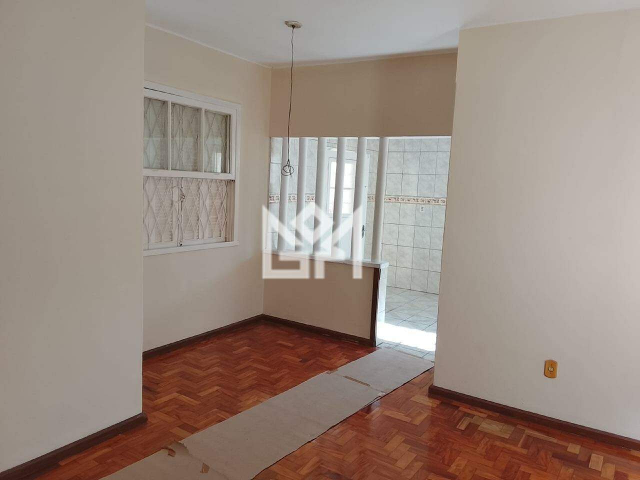 Casa com 4 quartos para aluguel, 100m² - Vila Ipiranga - Porto Alegre: 