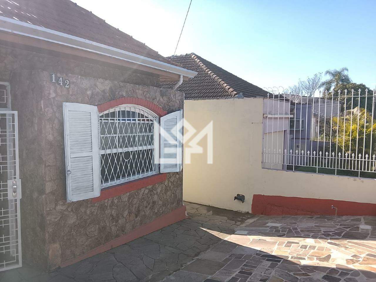 Casa com 4 quartos para aluguel, 100m² - Vila Ipiranga - Porto Alegre: 