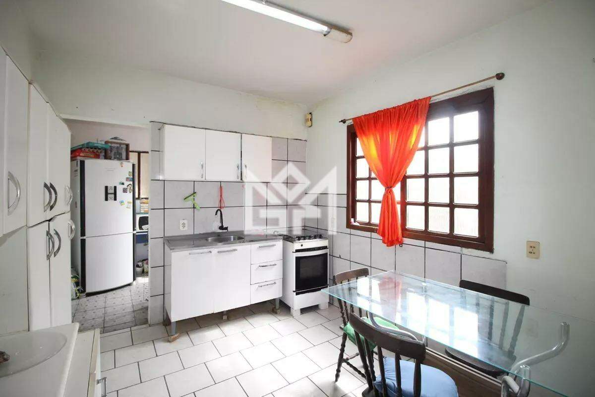 Casa com 3 quartos para aluguel, 100m² - Jardim Carvalho - Porto Alegre: 