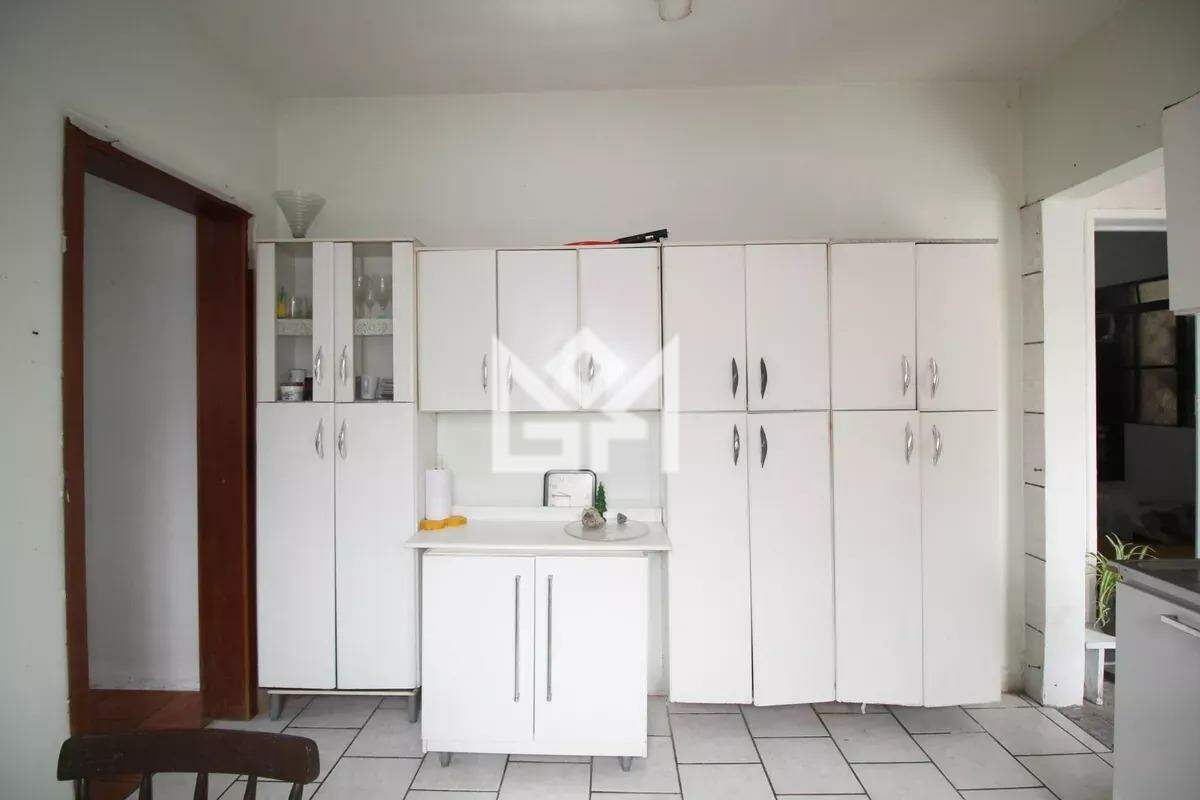 Casa com 3 quartos para aluguel, 100m² - Jardim Carvalho - Porto Alegre: 