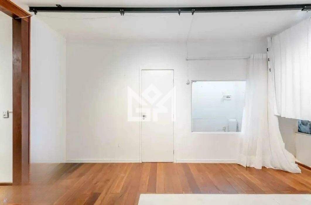 Sala/Conjunto Comercial com para aluguel, 52m² - Três Figueiras - Porto Alegre: 