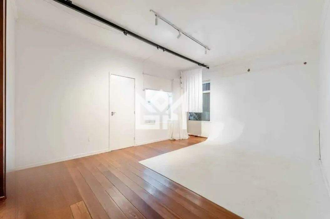 Sala/Conjunto Comercial com para aluguel, 52m² - Três Figueiras - Porto Alegre: 