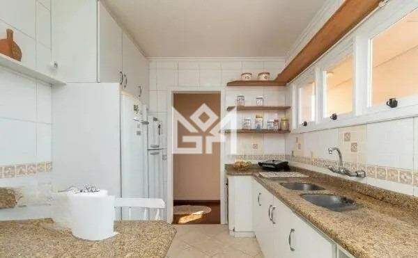 Casa com 3 quartos para aluguel, 317m² - Santo Antônio - Porto Alegre: 