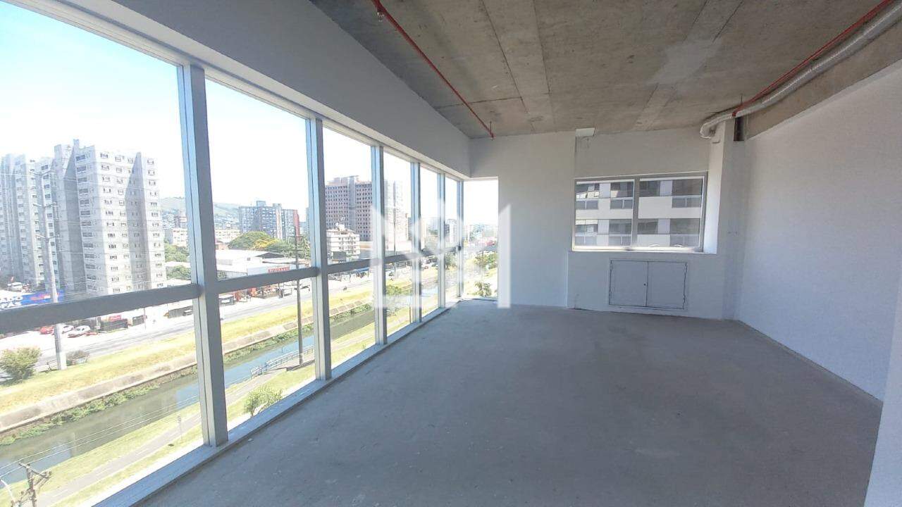 Sala/Conjunto Comercial com para aluguel, 301,34m² - Central Parque - Porto Alegre: Sala 631