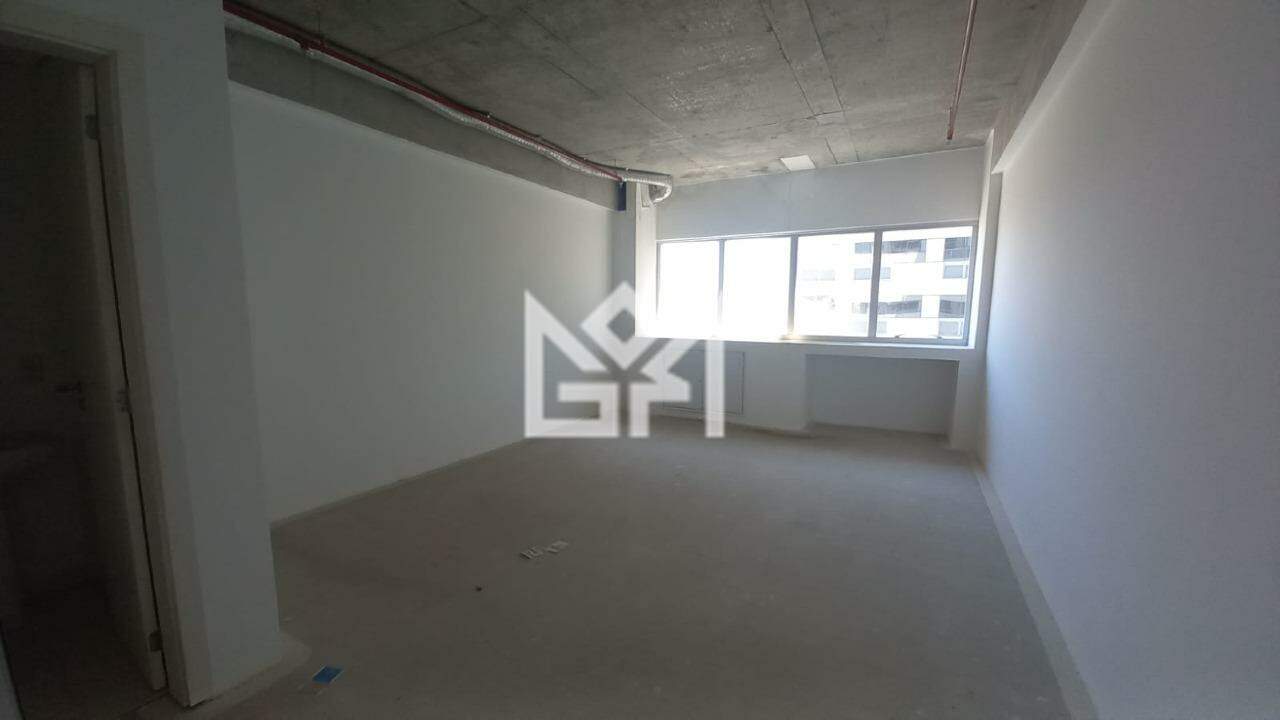 Sala/Conjunto Comercial com para aluguel, 301,34m² - Central Parque - Porto Alegre: Sala 629