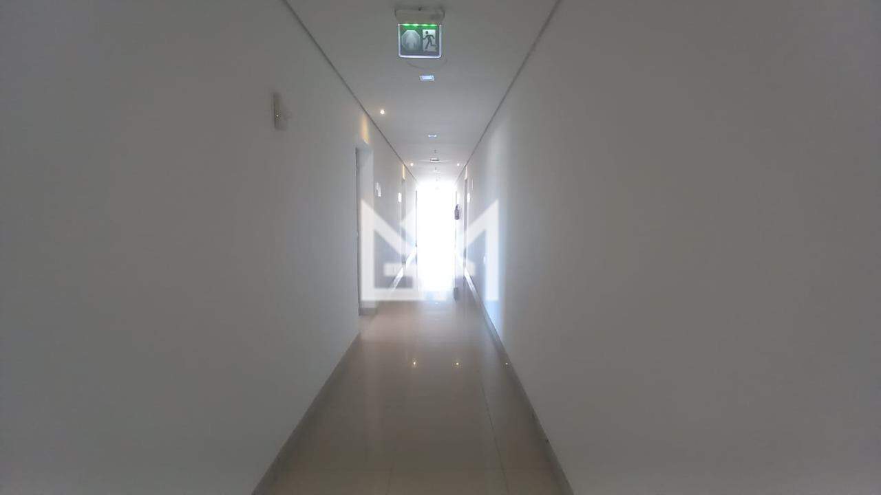 Sala/Conjunto Comercial com para aluguel, 104,73m² - Central Parque - Porto Alegre: Corredor