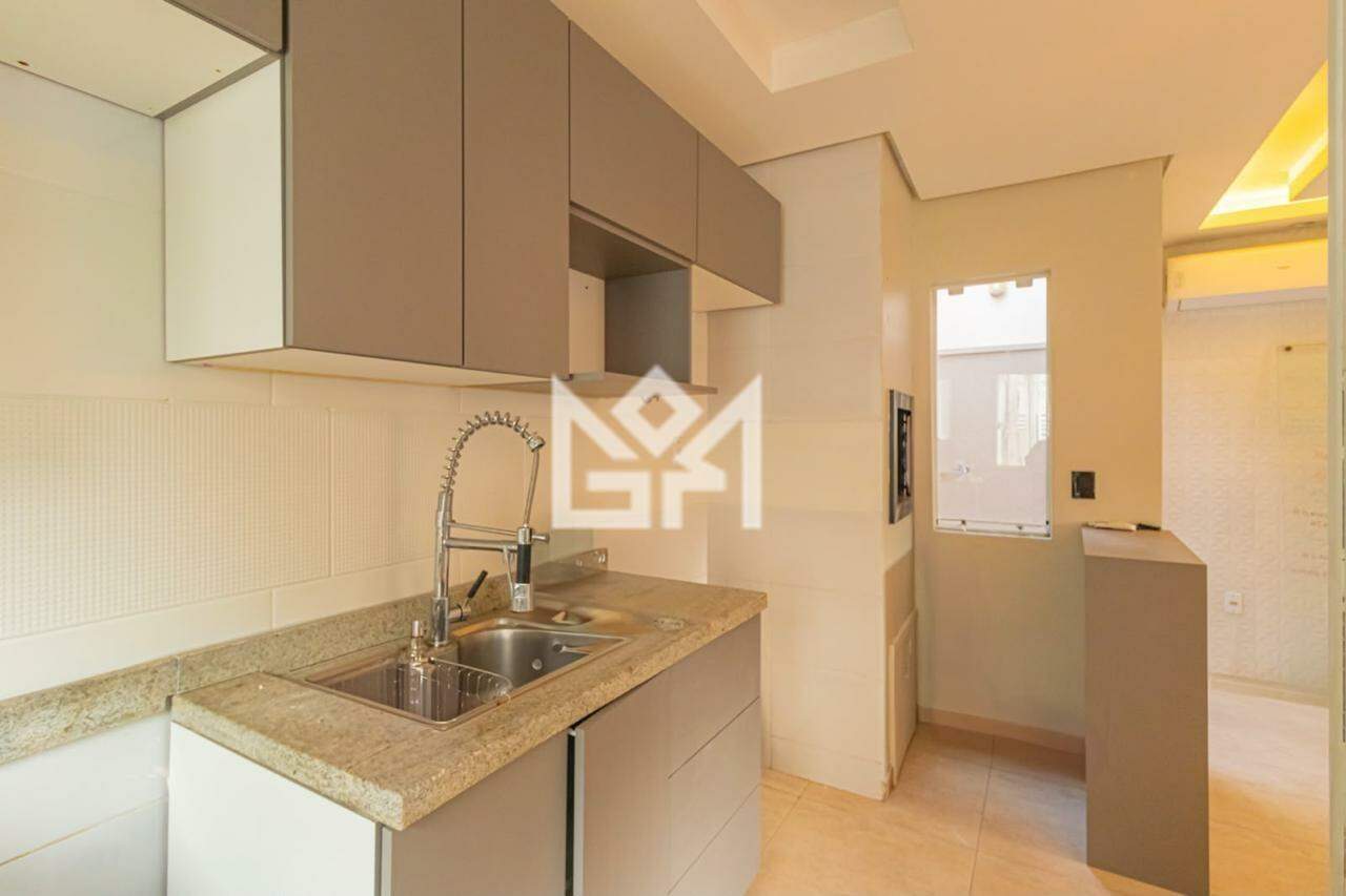 Sobrado com 2 quartos para aluguel, 110m² - Mato Grande - Canoas: 