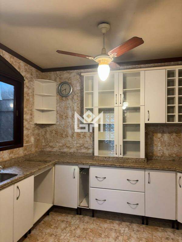 Casa com 3 quartos à venda, 180m² - Jardim Carvalho - Porto Alegre: 