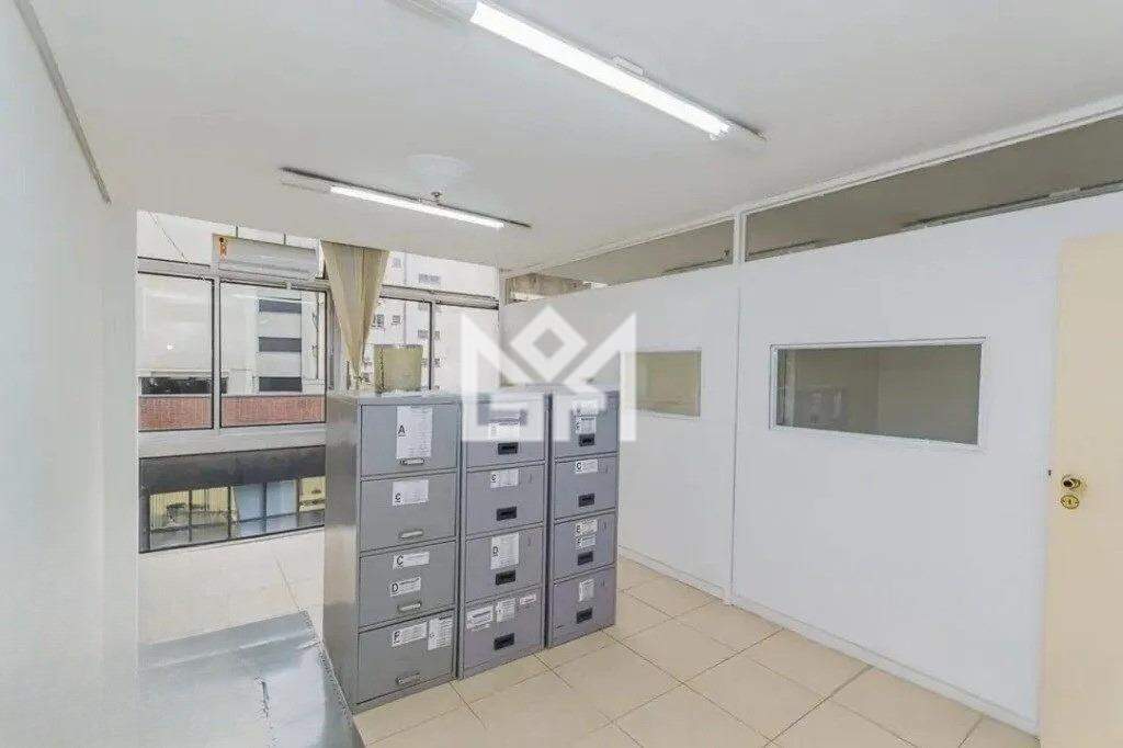 Sala/Conjunto Comercial com para aluguel, 71m² - Centro Histórico - Porto Alegre: 