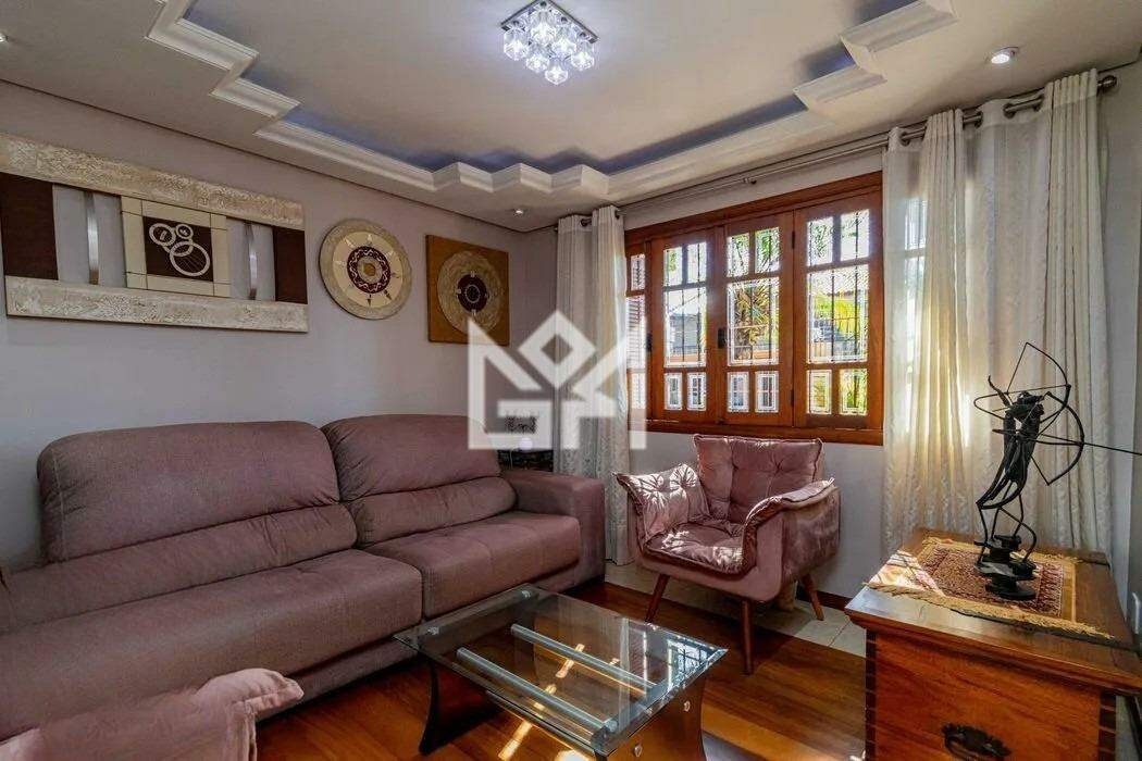 Casa com 4 quartos para aluguel, 390m² - Jardim Lindóia - Porto Alegre: 