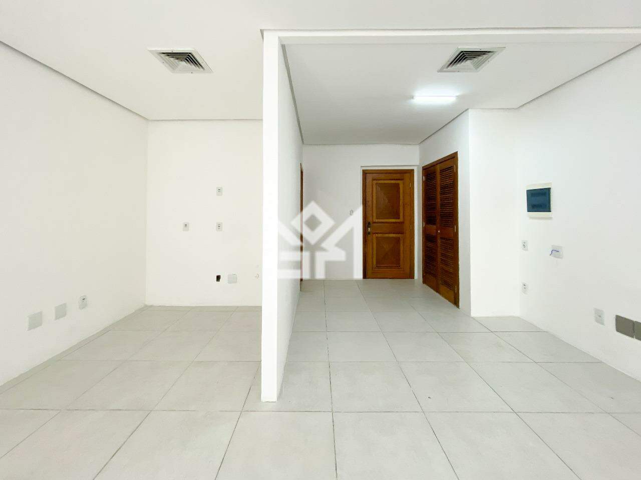 Sala/Conjunto Comercial com para aluguel, 77,33m² - Moinhos de Vento - Porto Alegre: 