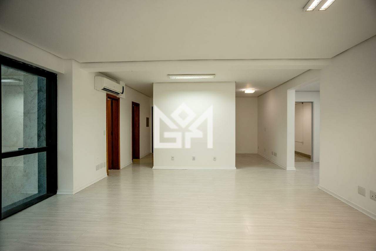 Sala/Conjunto Comercial com para aluguel, 120m² - Auxiliadora - Porto Alegre: 