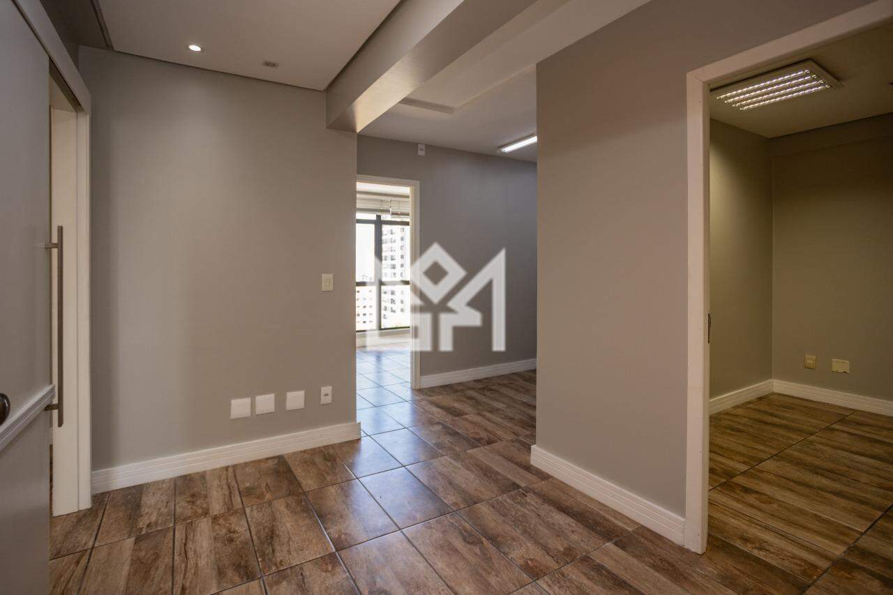 Sala/Conjunto Comercial com para aluguel, 90m² - Auxiliadora - Porto Alegre: 