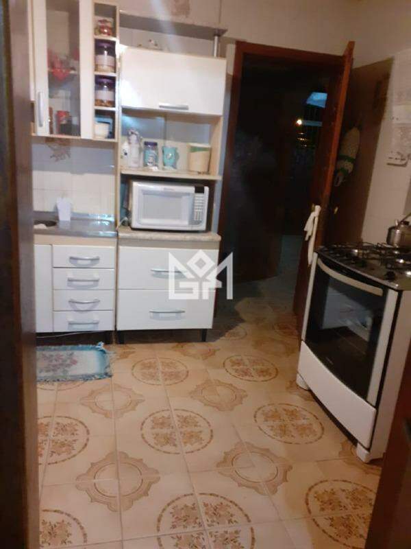 Casa com 3 quartos à venda, 200m² - Medianeira - Porto Alegre: 