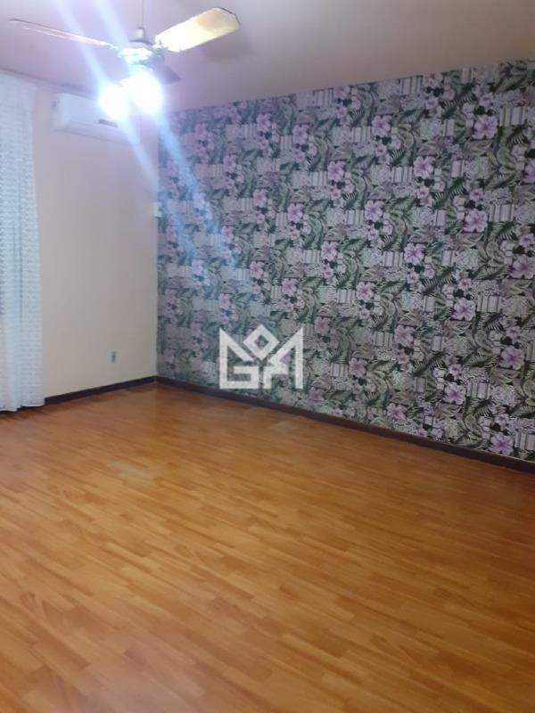 Casa com 3 quartos à venda, 200m² - Medianeira - Porto Alegre: 