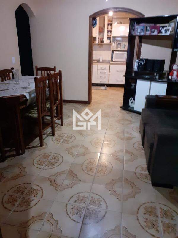 Casa com 3 quartos à venda, 200m² - Medianeira - Porto Alegre: 