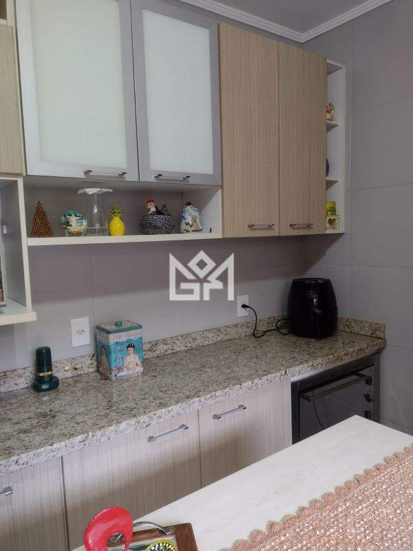 Casa com 3 quartos à venda, 238m² - Partenon - Porto Alegre: 
