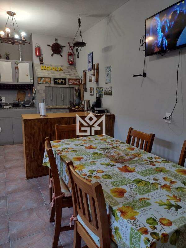 Casa com 3 quartos à venda, 238m² - Partenon - Porto Alegre: 