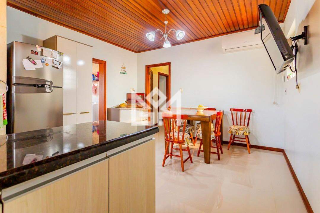Casa com 5 quartos à venda, 254m² - Partenon - Porto Alegre: 