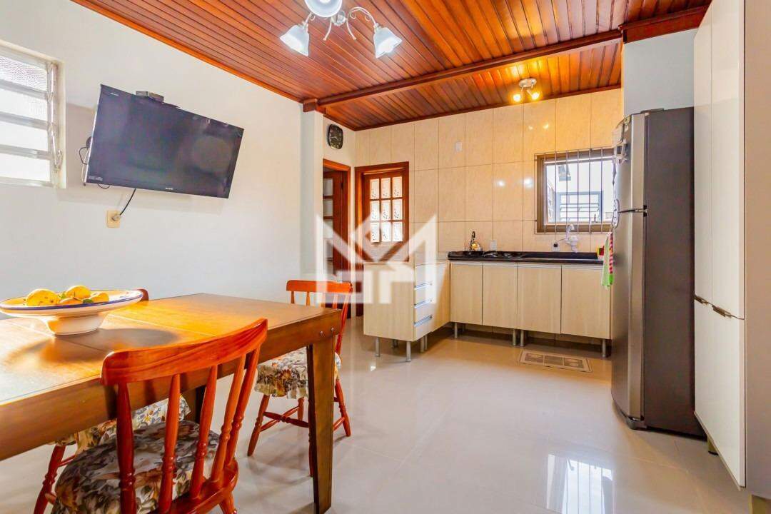 Casa com 5 quartos à venda, 254m² - Partenon - Porto Alegre: 