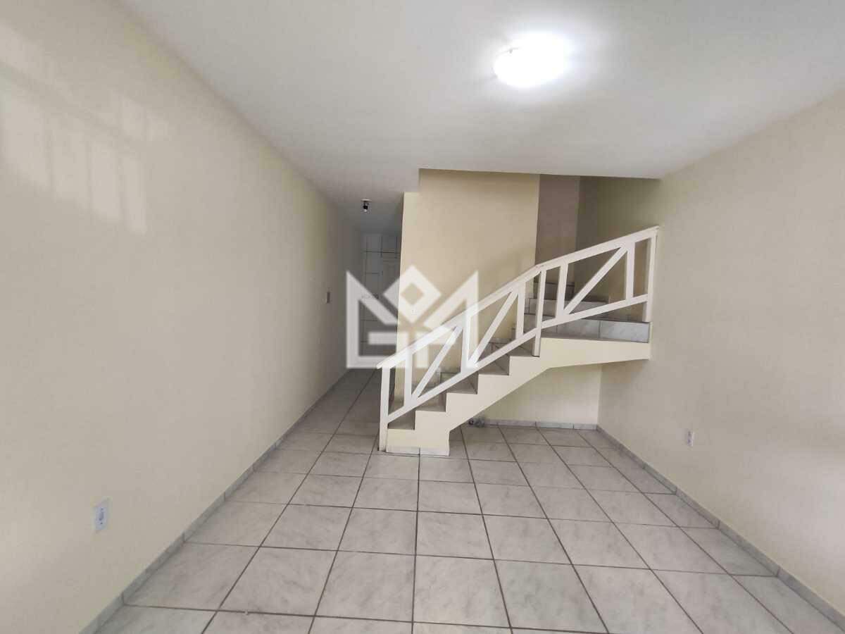 Sobrado com 2 quartos para aluguel, 59m² - Parque dos Eucalíptos - Gravataí: 