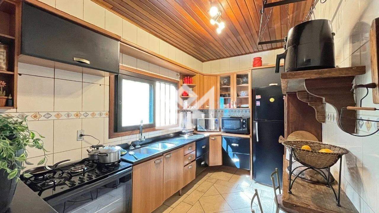 Casa com 5 quartos à venda, 200m² - Nonoai - Porto Alegre: 