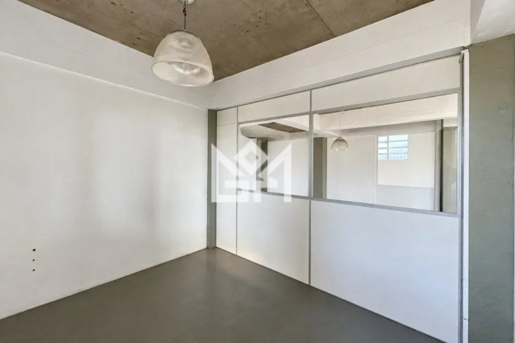 Pavilhão/Galpão/Depósito/Armazém com para aluguel, 330m² - Navegantes - Porto Alegre: 