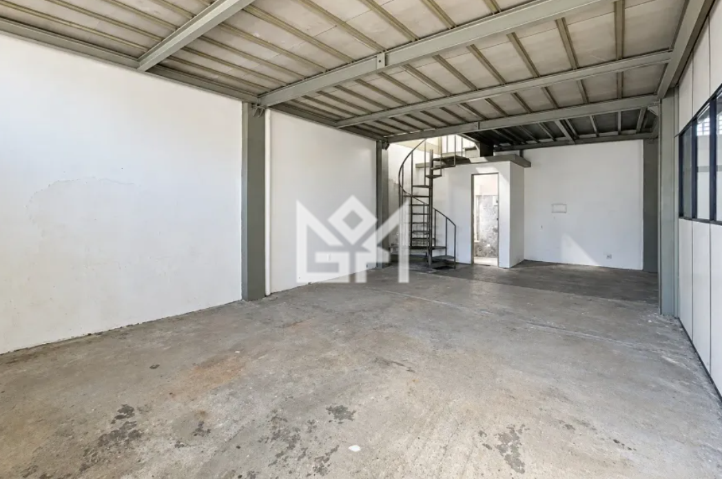 Pavilhão/Galpão/Depósito/Armazém com para aluguel, 330m² - Navegantes - Porto Alegre: 