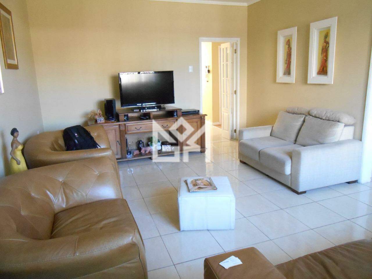 Casa com 3 quartos à venda, 200m² - Jardim Lindóia - Porto Alegre: 