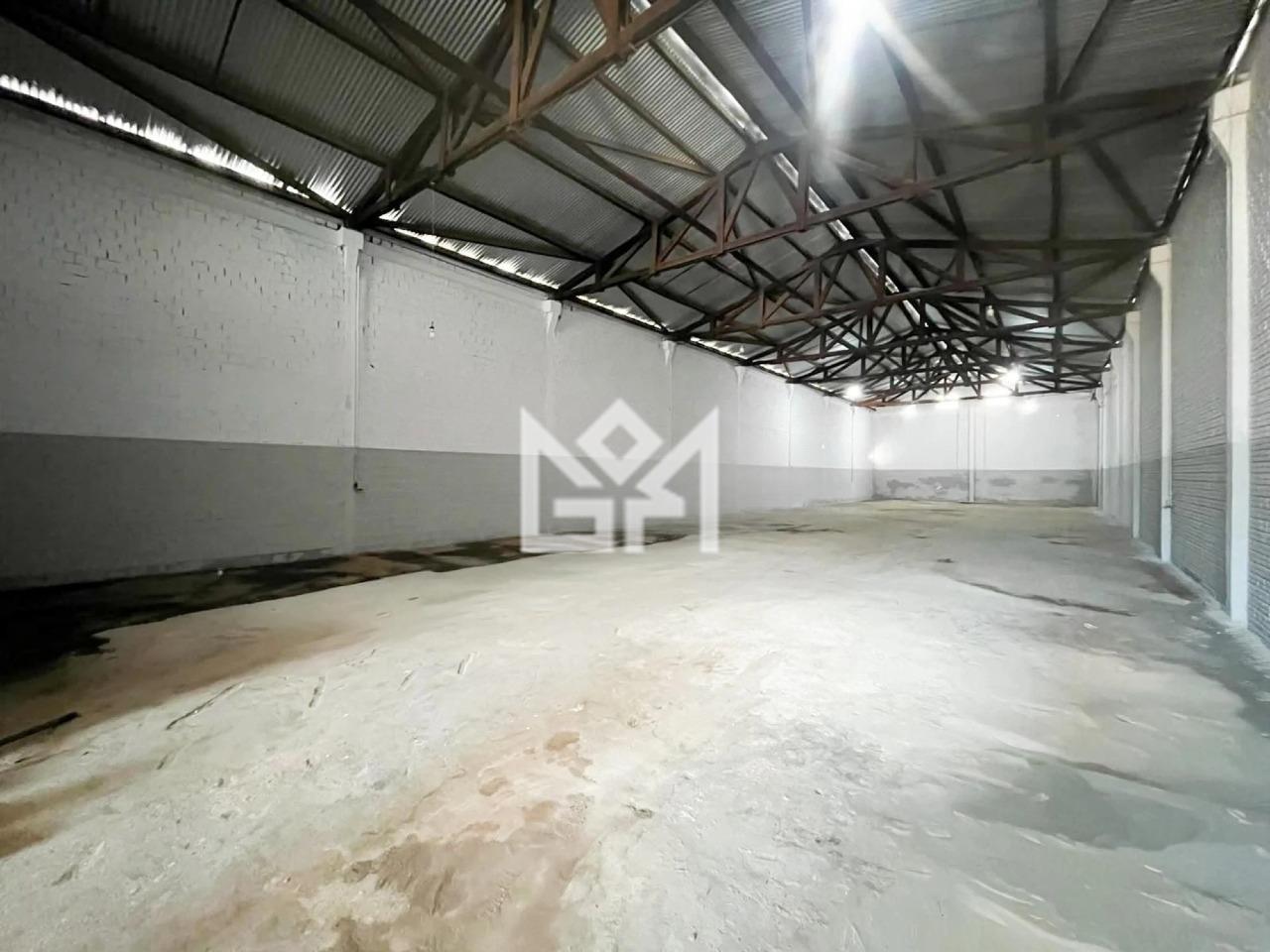 Pavilhão/Galpão/Depósito/Armazém com para aluguel, 750m² - Navegantes - Porto Alegre: 
