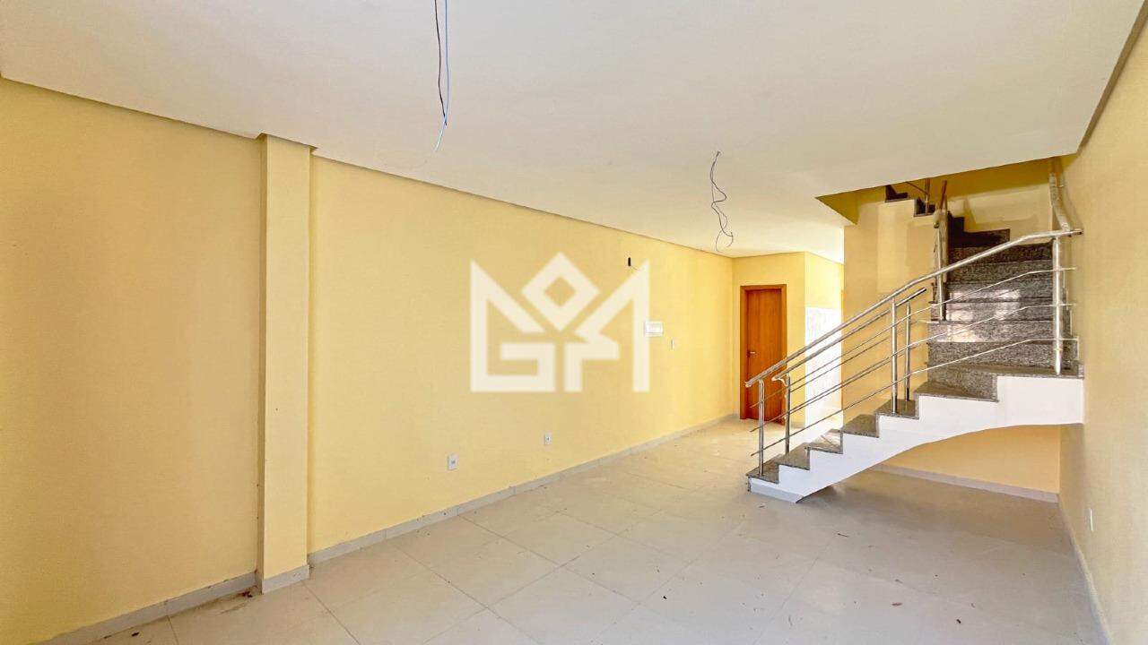 Casa com 3 quartos à venda, 126m² - Guarujá - Porto Alegre: LIVING