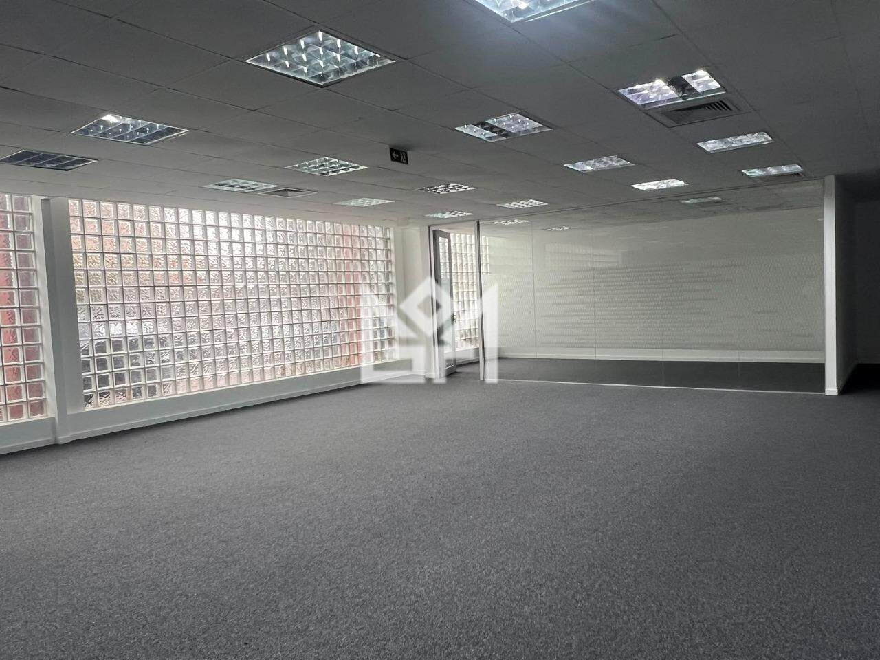 Loja com para aluguel, 1.050m² - Navegantes - Porto Alegre: 