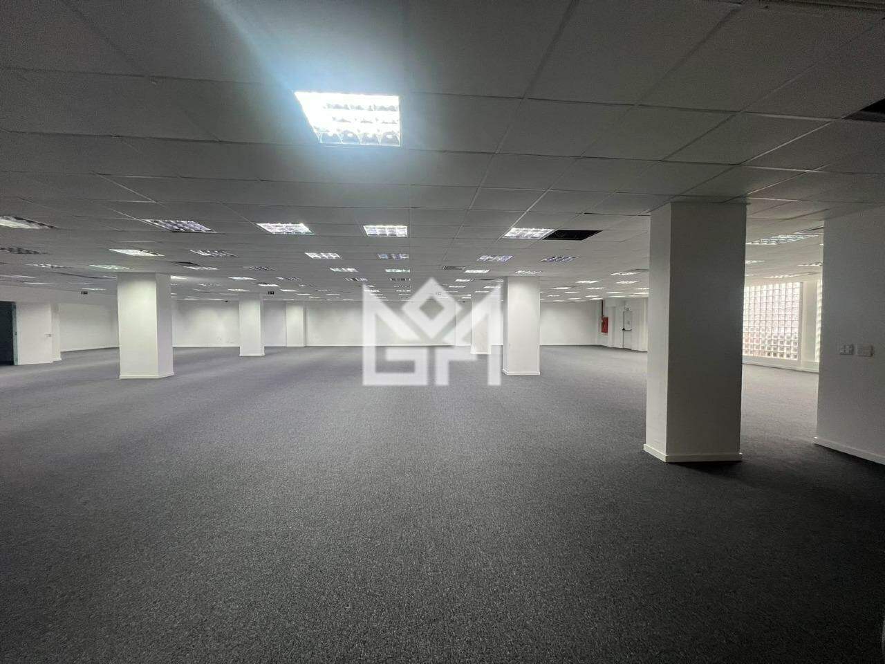 Loja com para aluguel, 1.050m² - Navegantes - Porto Alegre: 