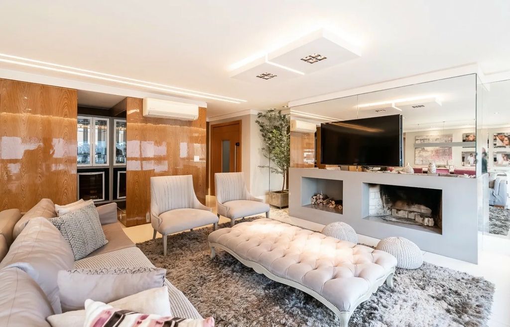 Apartamento com 3 quartos para aluguel, 181m² - Bela Vista - Porto Alegre: 