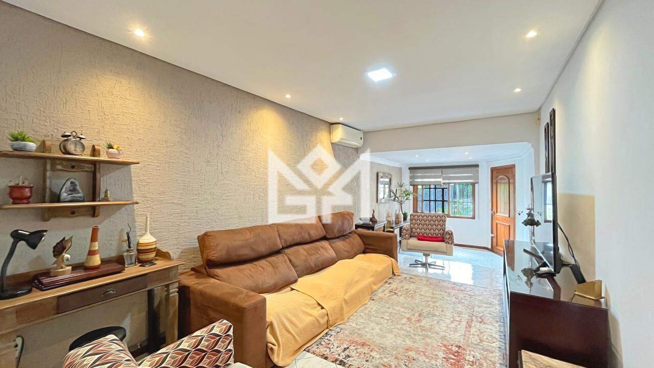 Casa com 3 quartos à venda, 150m² - Cavalhada - Porto Alegre: 