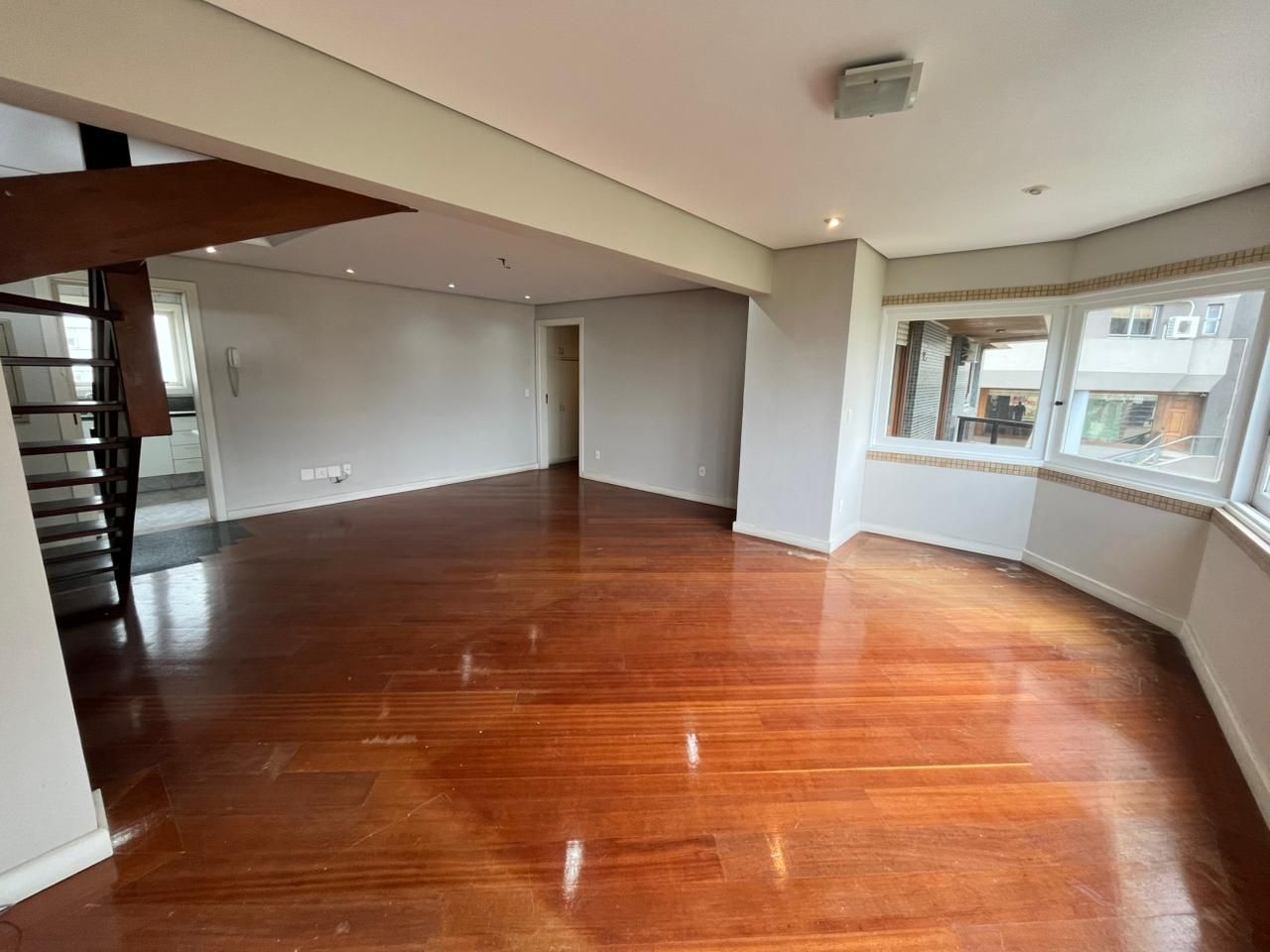 Apartamento com 4 quartos para aluguel, 350m² - Bela Vista - Porto Alegre: 