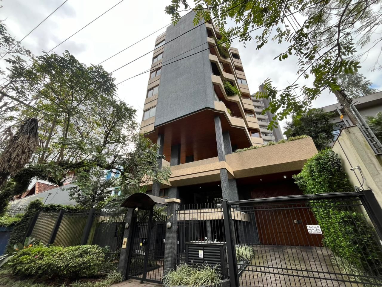 Apartamento com 4 quartos para aluguel, 350m² - Bela Vista - Porto Alegre: 