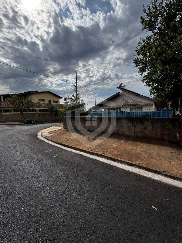 Casa à Venda no Jardim Godoy em Bauru/SP