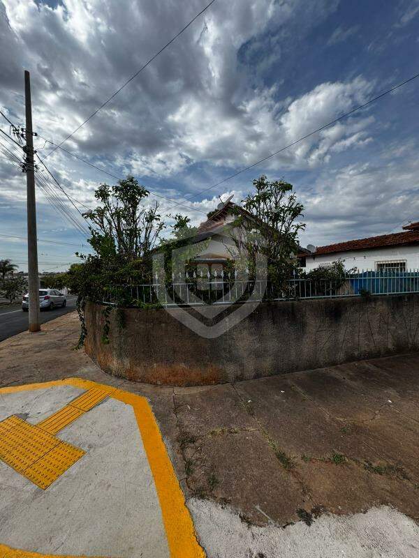Casa à Venda no Jardim Godoy em Bauru/SP