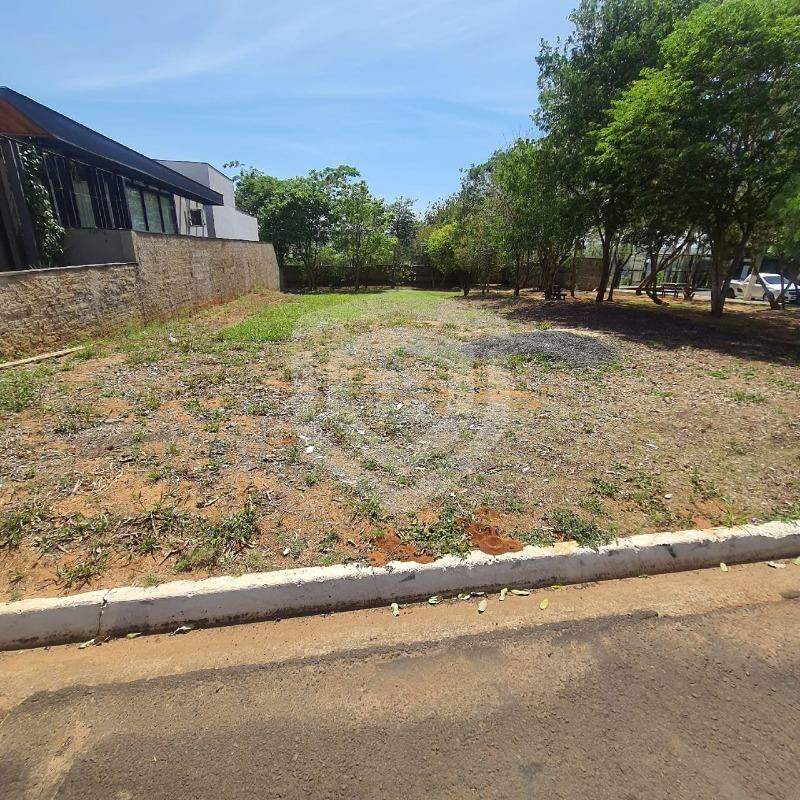 Terreno à Venda no Centro em Piratininga/SP