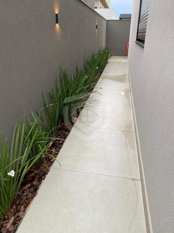 Casas Condomínio à Venda no Residencial Villa de León em Piratininga/SP