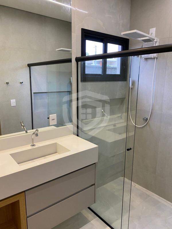 Casas Condomínio à Venda no Residencial Villa de León em Piratininga/SP