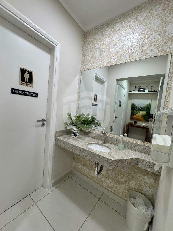 Sala / Escritório para alugar no Jardim Nasralla em Bauru/SP