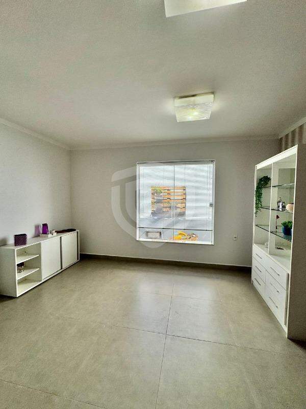 Sala / Escritório para alugar no Jardim Nasralla em Bauru/SP