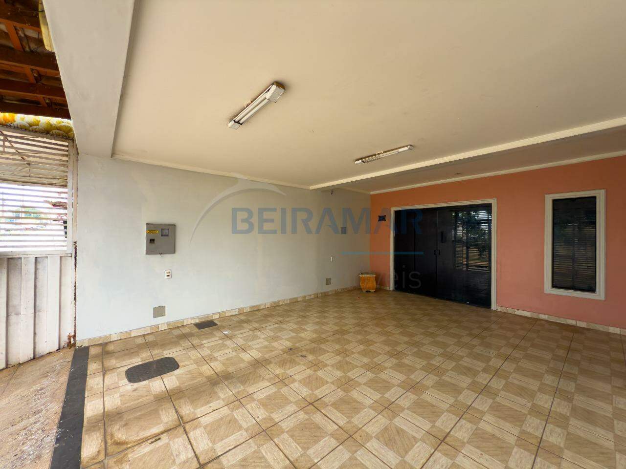 <br />
<b>Warning</b>:  Undefined property: stdClass::$fotos in <b>/home/beiramarimoveis/www/src/views/pages/detalhe-imovel.php</b> on line <b>135</b><br />
<br />
<b>Warning</b>:  Trying to access array offset on value of type null in <b>/home/beiramarimoveis/www/src/views/pages/detalhe-imovel.php</b> on line <b>135</b><br />
<br />
<b>Warning</b>:  Attempt to read property