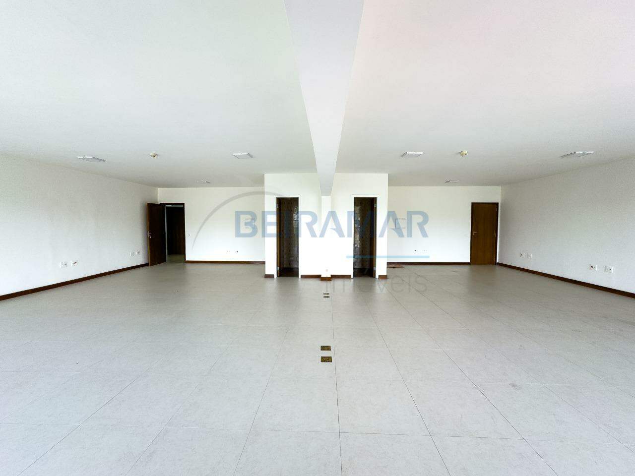 <br />
<b>Warning</b>:  Undefined property: stdClass::$fotos in <b>/home/beiramarimoveis/www/src/views/pages/detalhe-imovel.php</b> on line <b>135</b><br />
<br />
<b>Warning</b>:  Trying to access array offset on value of type null in <b>/home/beiramarimoveis/www/src/views/pages/detalhe-imovel.php</b> on line <b>135</b><br />
<br />
<b>Warning</b>:  Attempt to read property