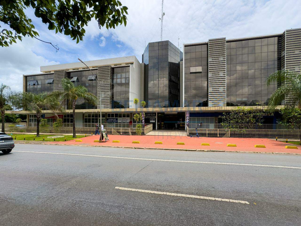 <br />
<b>Warning</b>:  Undefined property: stdClass::$fotos in <b>/home/beiramarimoveis/www/src/views/pages/detalhe-imovel.php</b> on line <b>135</b><br />
<br />
<b>Warning</b>:  Trying to access array offset on value of type null in <b>/home/beiramarimoveis/www/src/views/pages/detalhe-imovel.php</b> on line <b>135</b><br />
<br />
<b>Warning</b>:  Attempt to read property