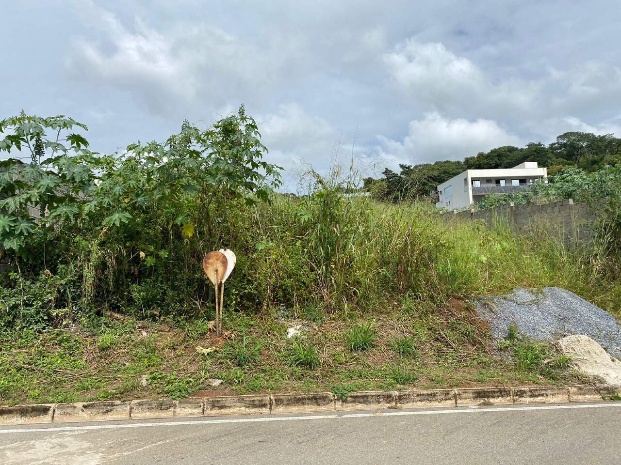 Lote em condomínio à venda no Estancia da Mata: 