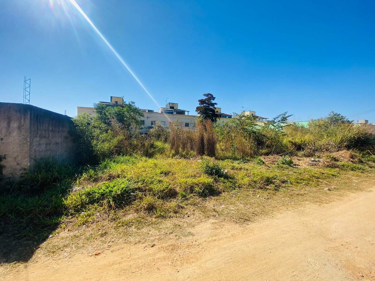 Lote à venda no Ferreira: 