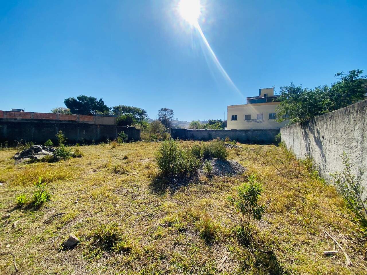 Lote à venda no Ferreira: 